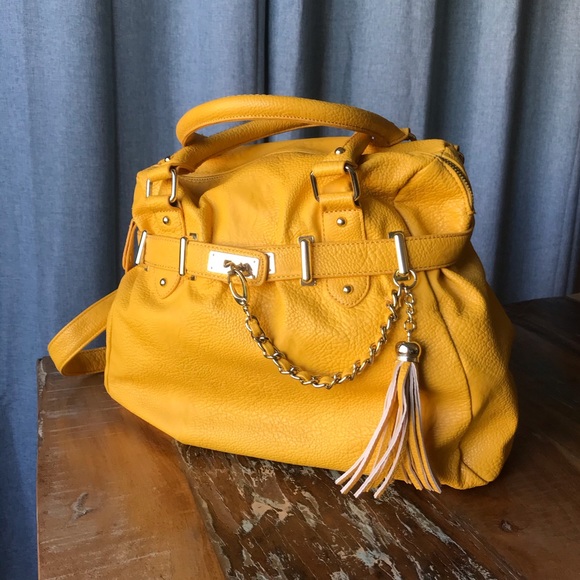Steve Madden Handbags - Steve Madden Goldenrod Bag
